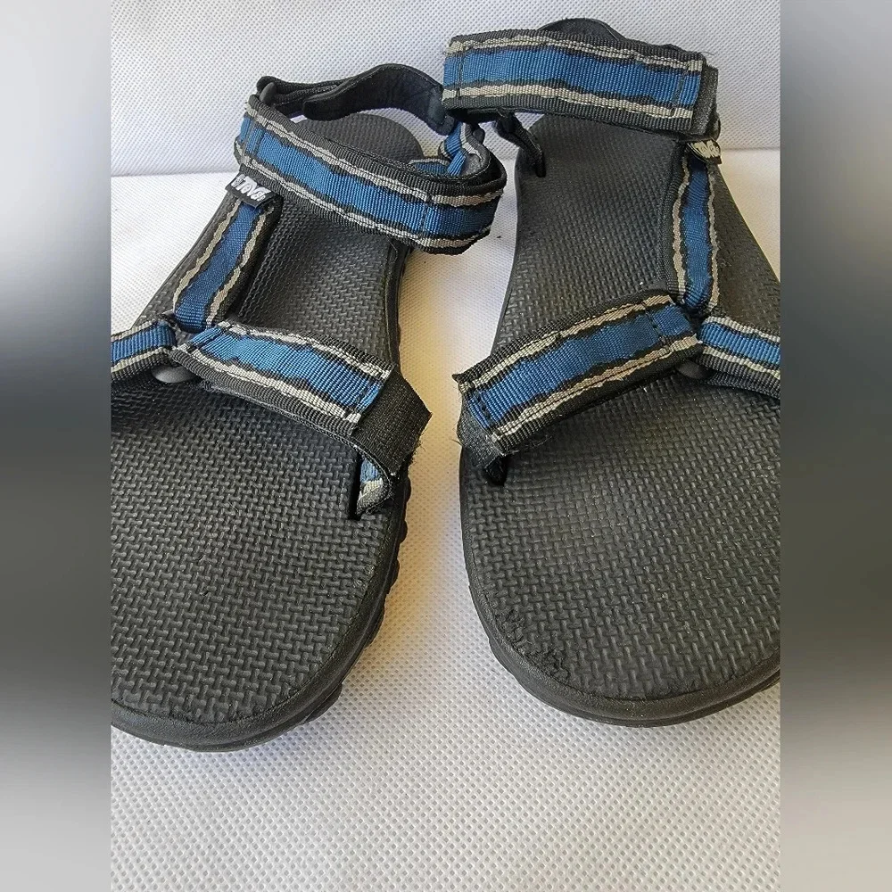 MEN'S TEVA SANDALS WITH HOOK &‎ LOOP CLOSURES (sz 12)